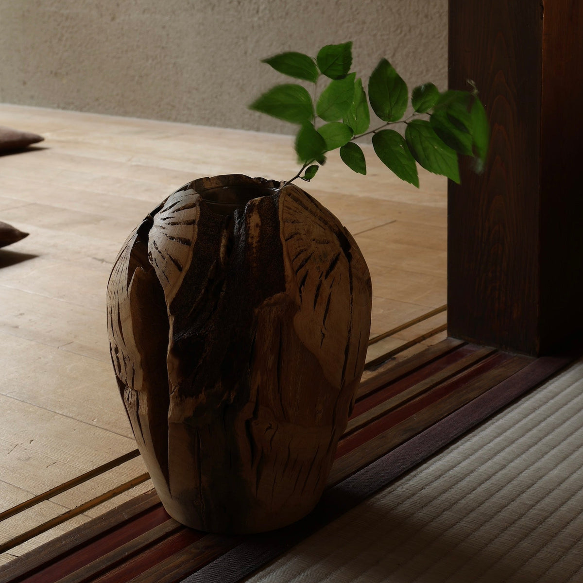Sculptural vase in ichijiku (Japanese fig wood) by Masahito Ikeda