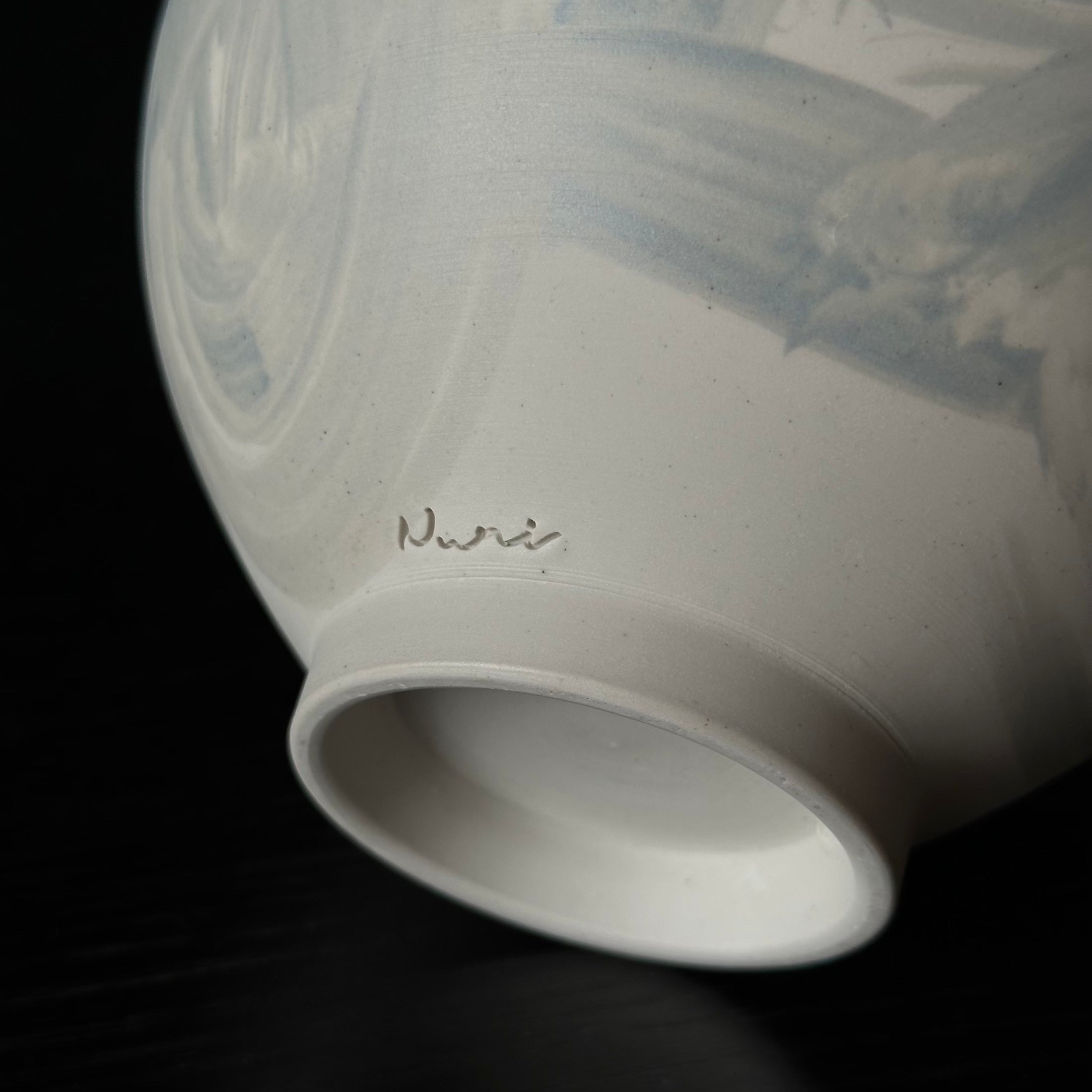 Jarre de Lune contemporaine de Nuri Lee