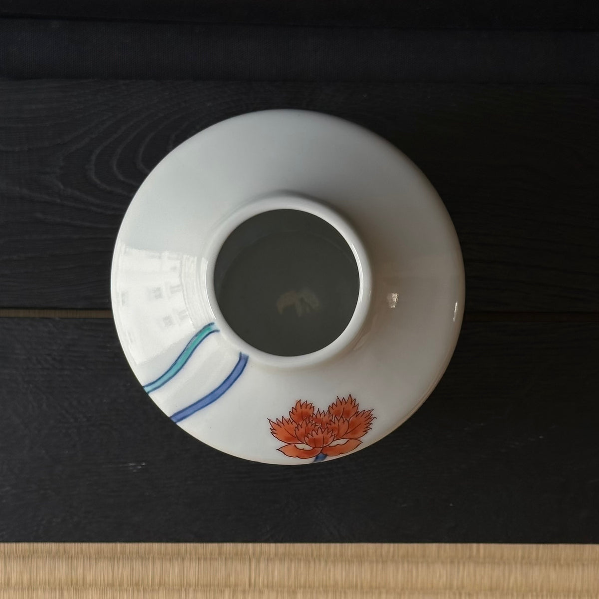 Iro-Nabeshima vase with Keshi (poppy flower) decoration by Imaizumi Imaemon XII