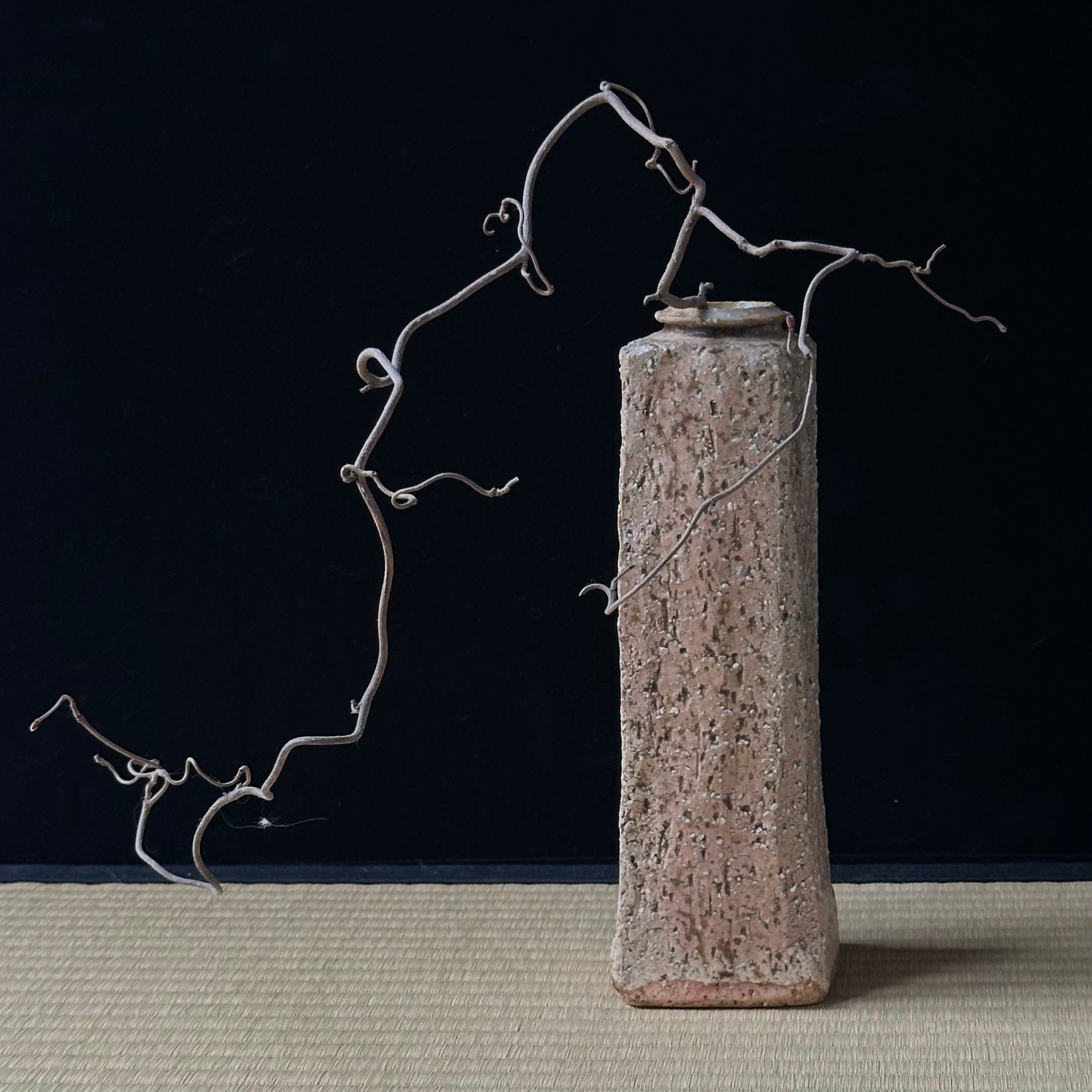 Hagi yaki ceramic shihō hanaire vase by Tobei Tahara