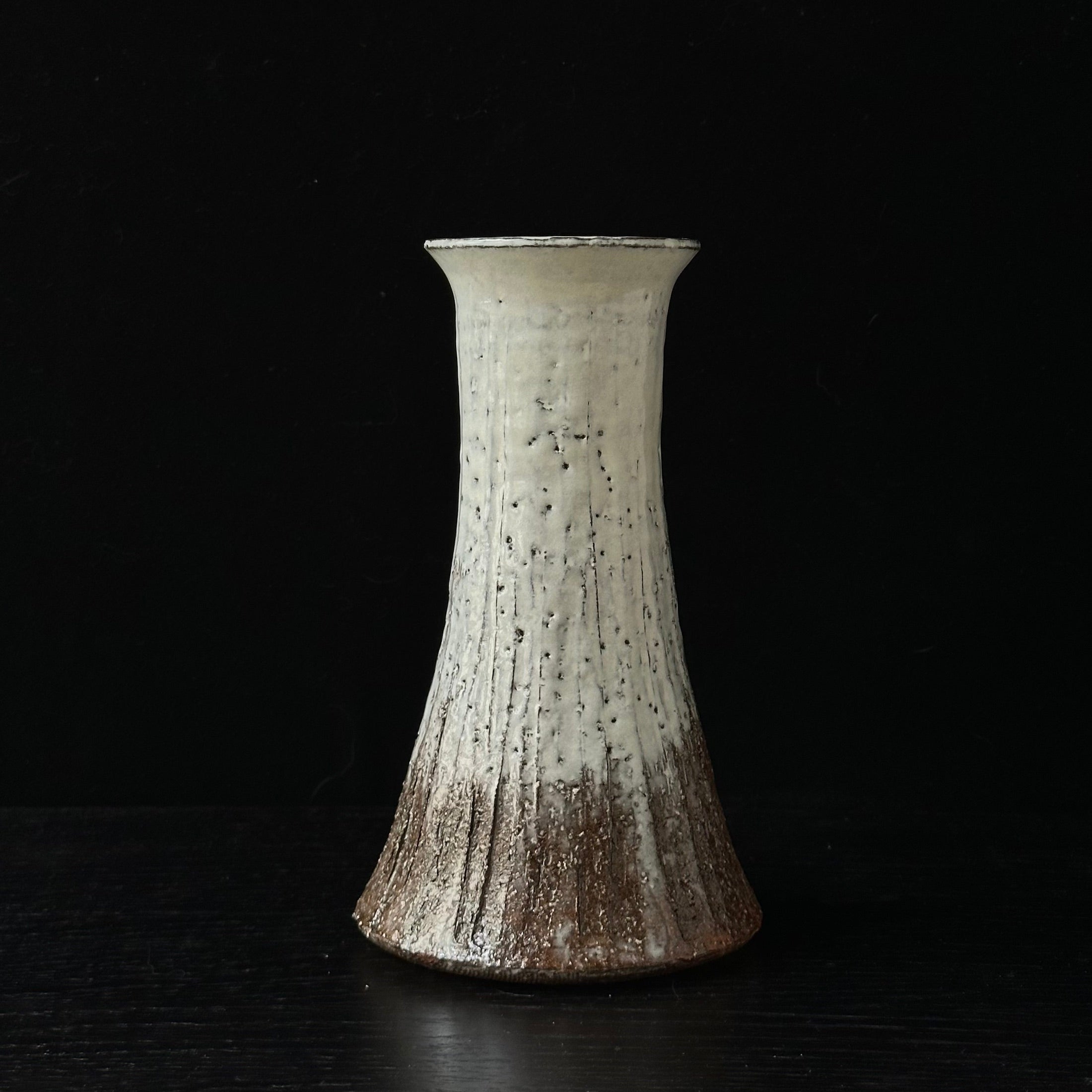 Hagi-yaki ceramic vase by Hideo Hadano