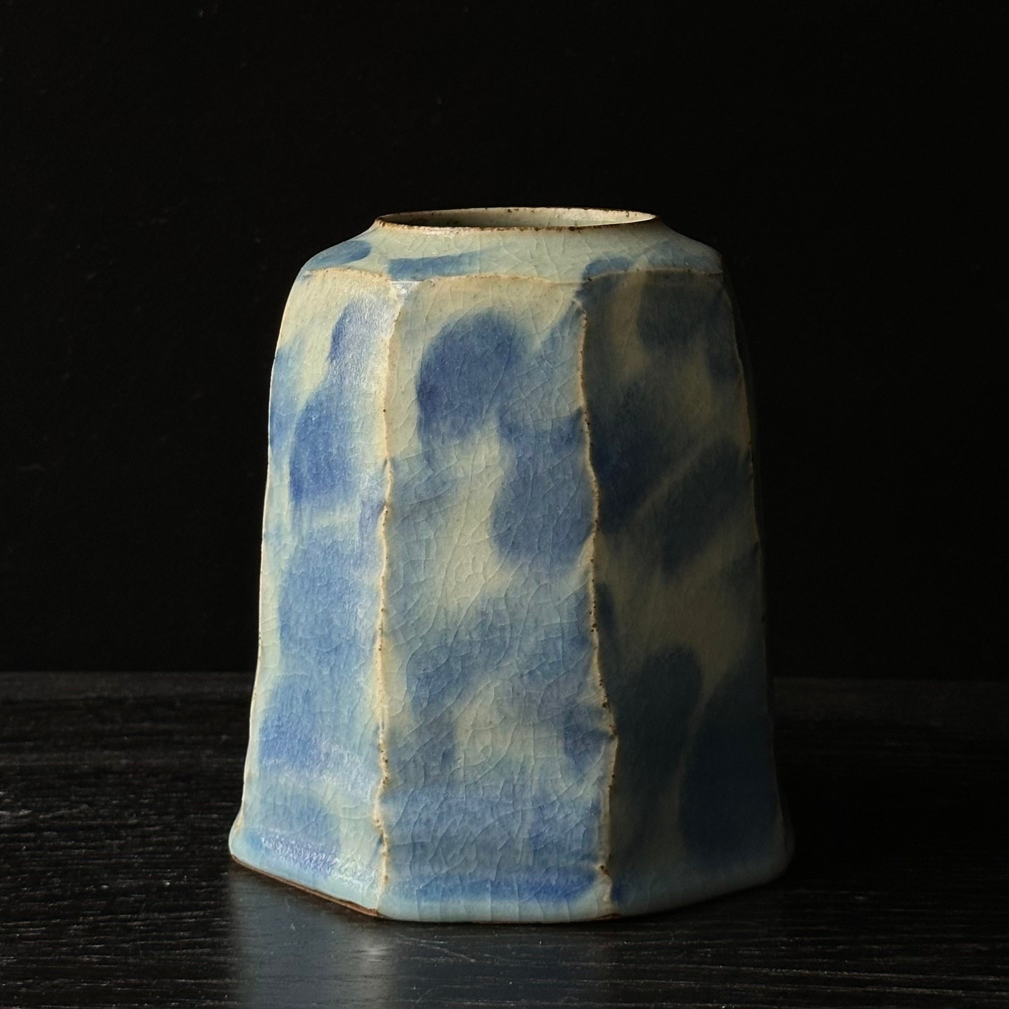 Vase mentori en céramique sometsuke de Yusuke Miyazaki