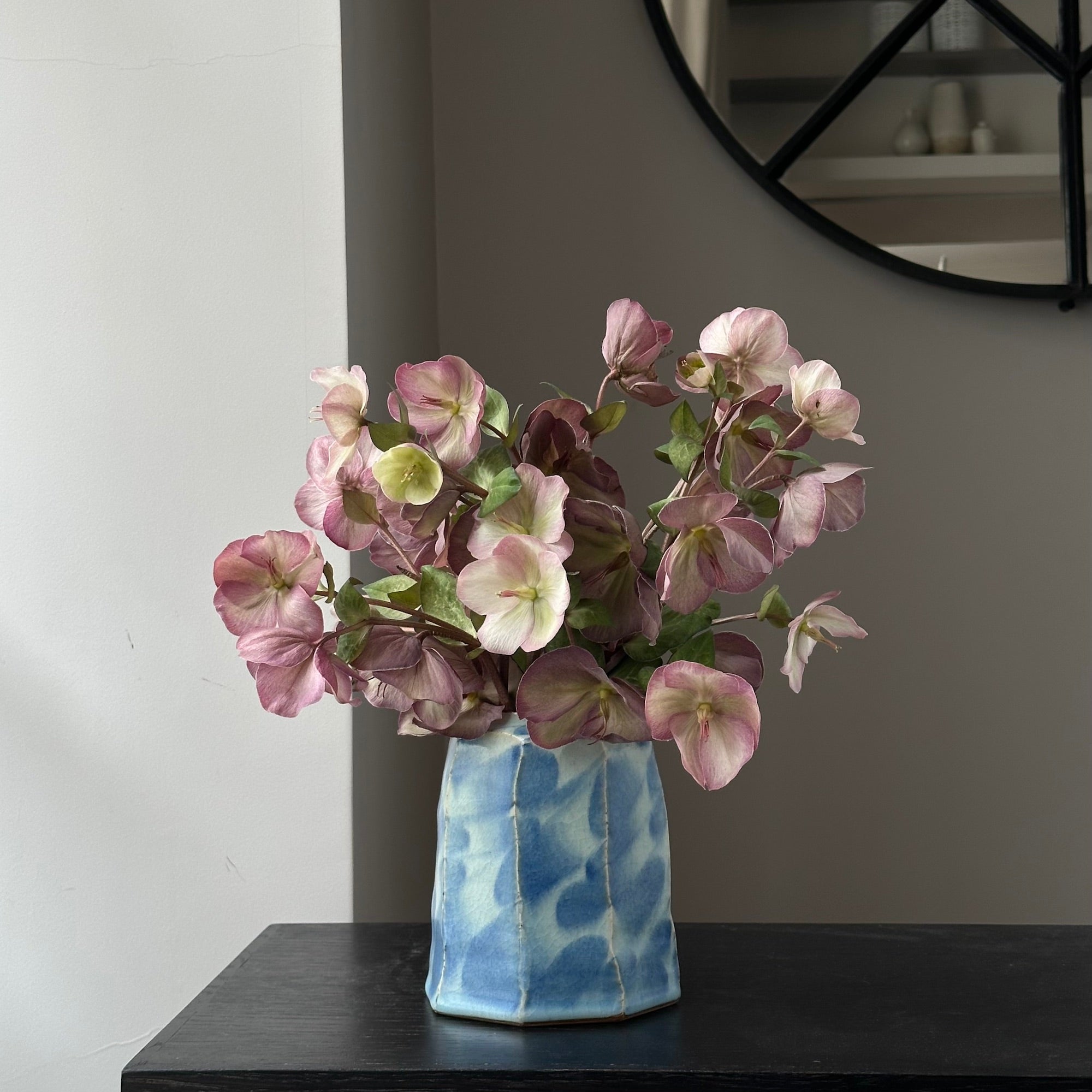 Vase mentori en céramique sometsuke de Yusuke Miyazaki