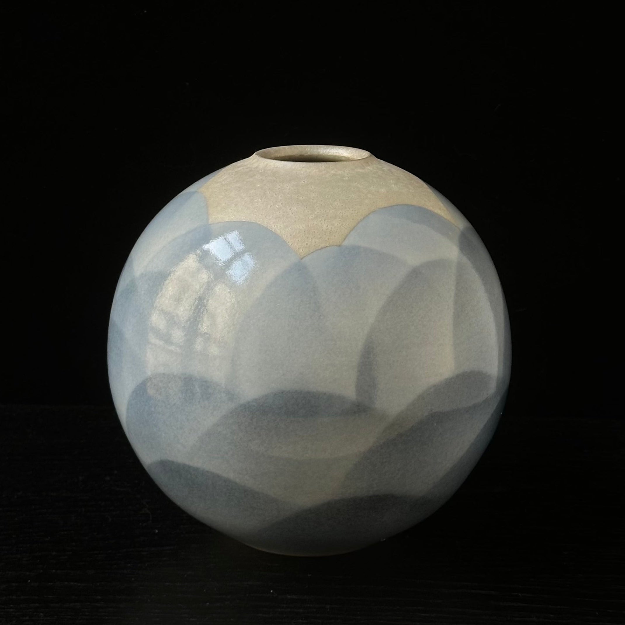 Vase en céramique décor gin sai (argent) de Mamoru Teramoto