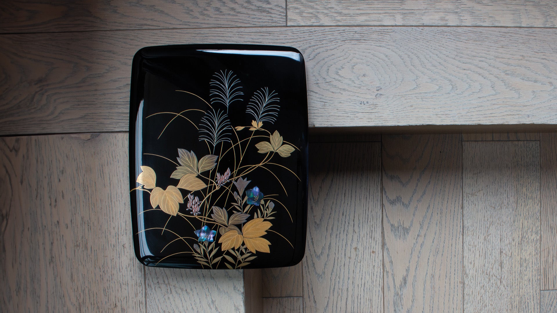 Les Boîtes Japonaises en Laque : Objets d'Art et de Tradition