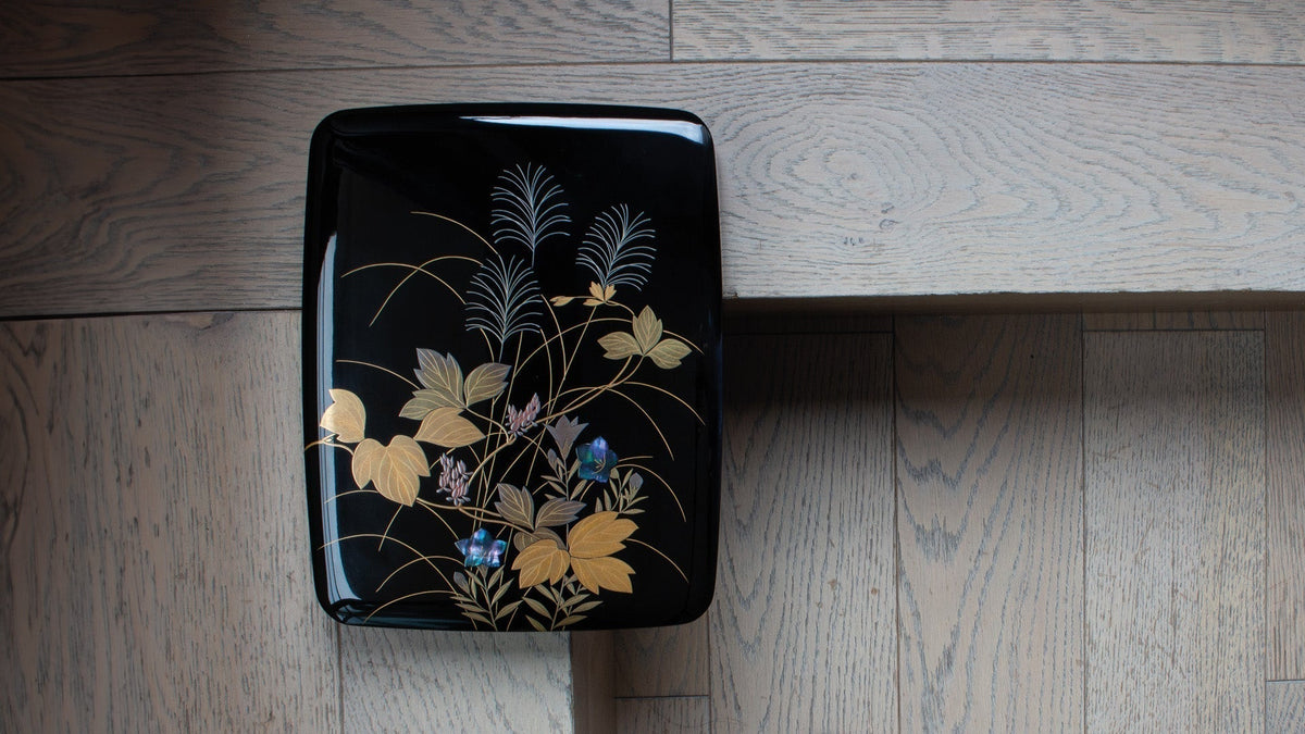 Les Boîtes Japonaises en Laque : Objets d'Art et de Tradition