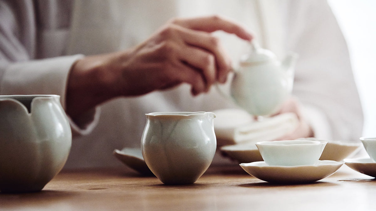Dans l’atelier de Kyunghee, la porcelaine blanche et le temps du geste