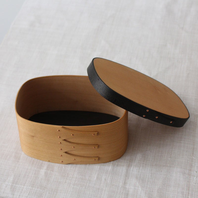 Japanese two-coloured shaker boxes in cherry wood