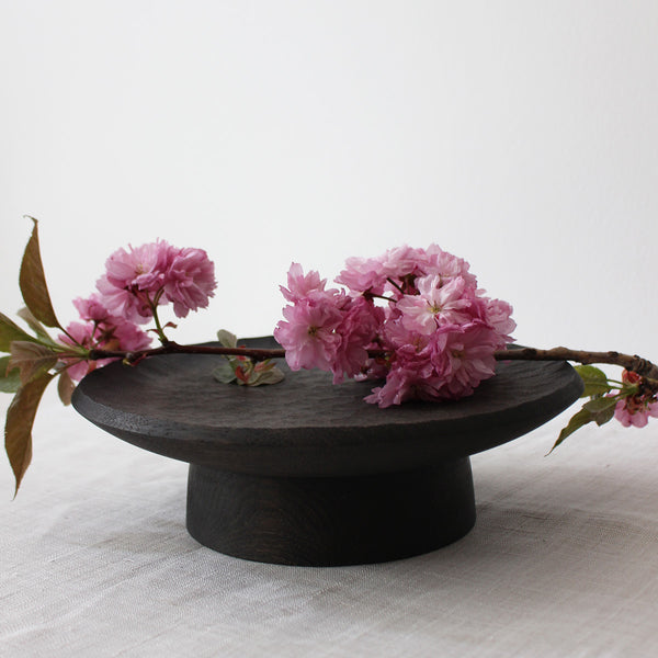 LARGE TALL JAPANESE PLATE (OR TRAY) IN CHESTNUT WOOD