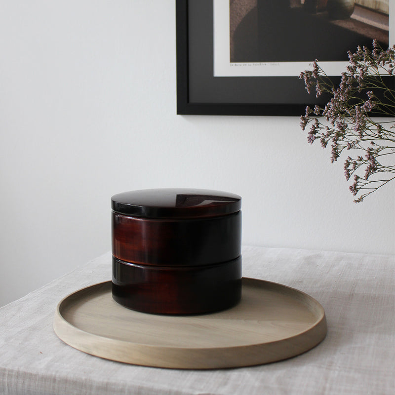 ROUND JAPANESE TRAY IN BLOND CHESTNUT WOOD