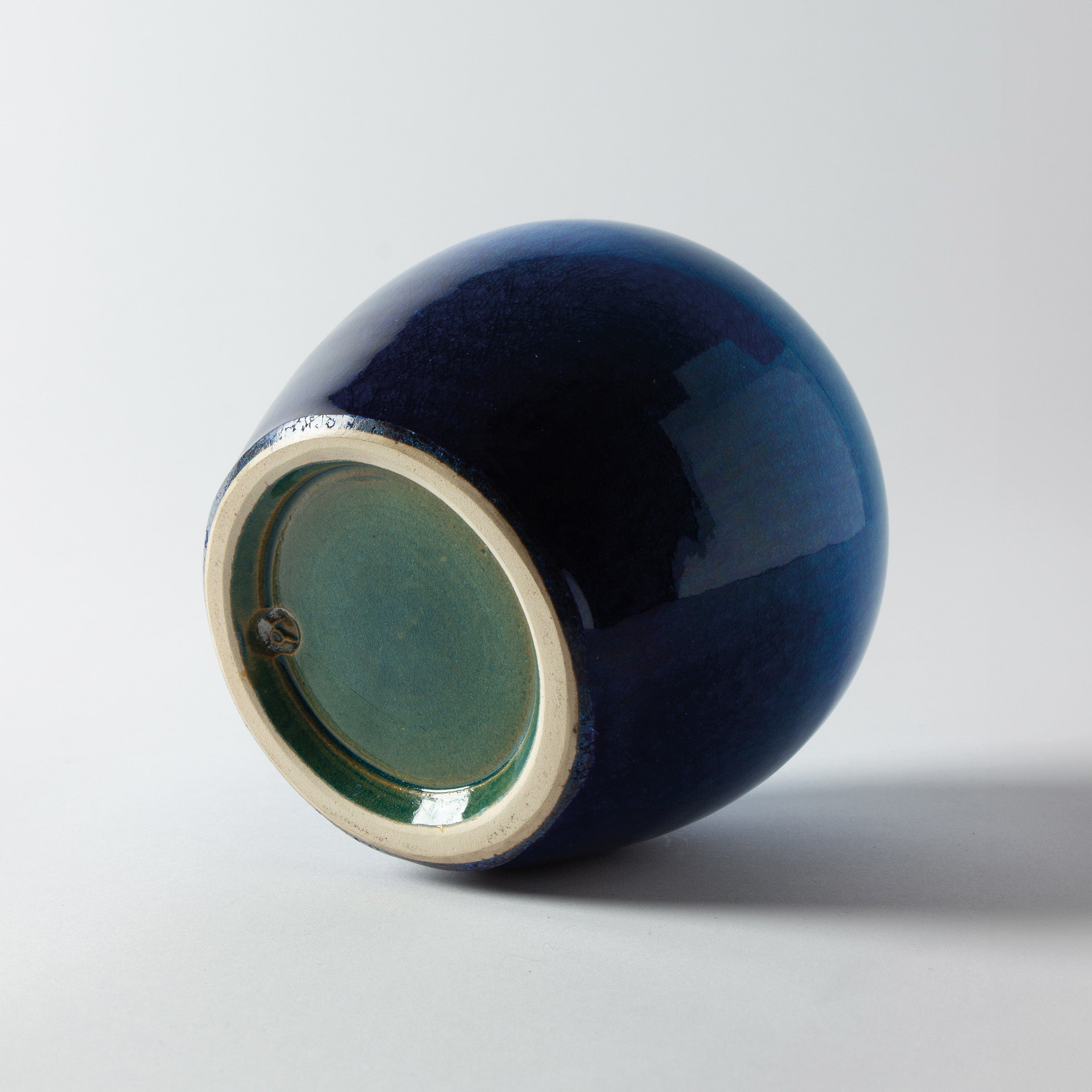 Vase rond glaçure bleue de Yoshiro Kimura