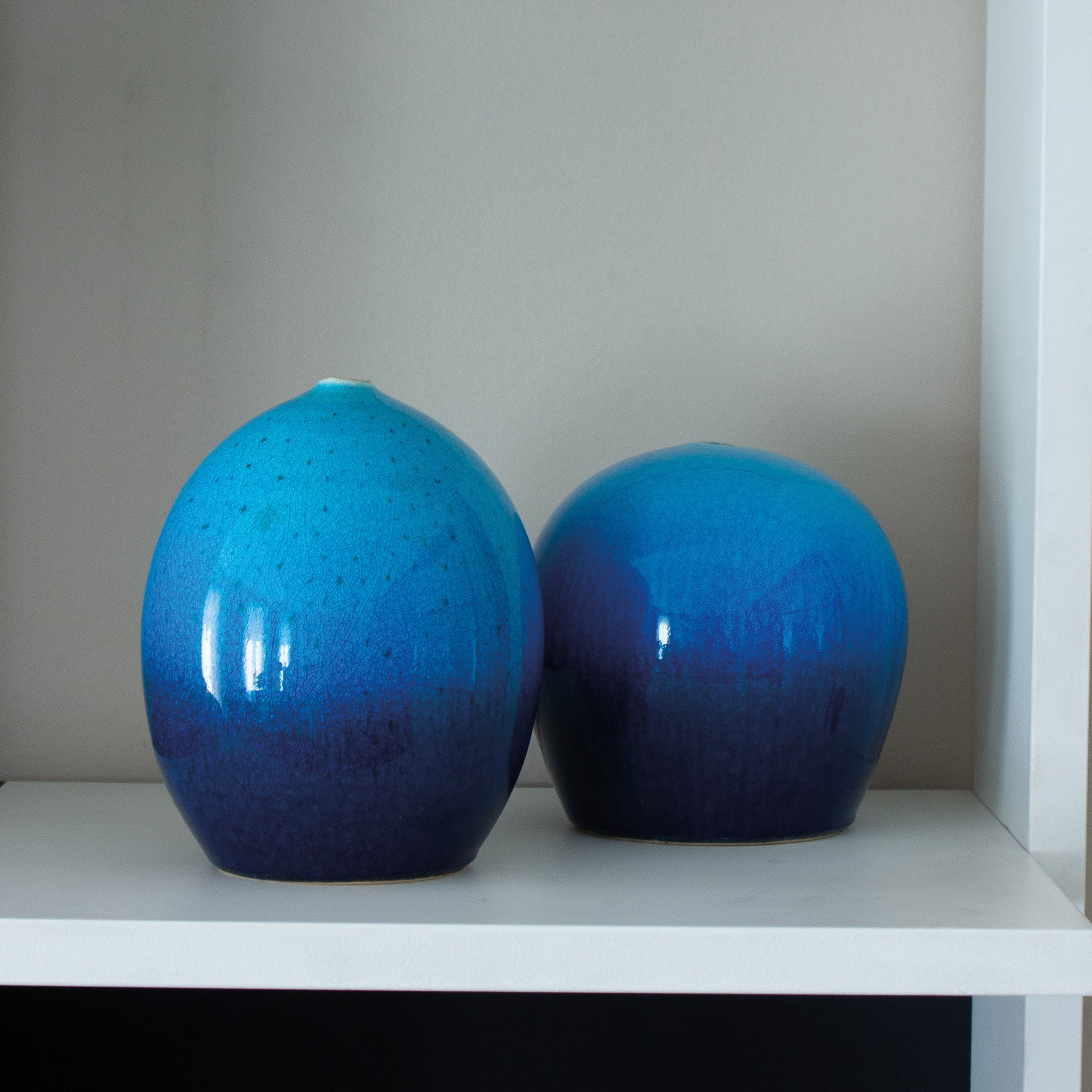 Vase rond glaçure bleue de Yoshiro Kimura