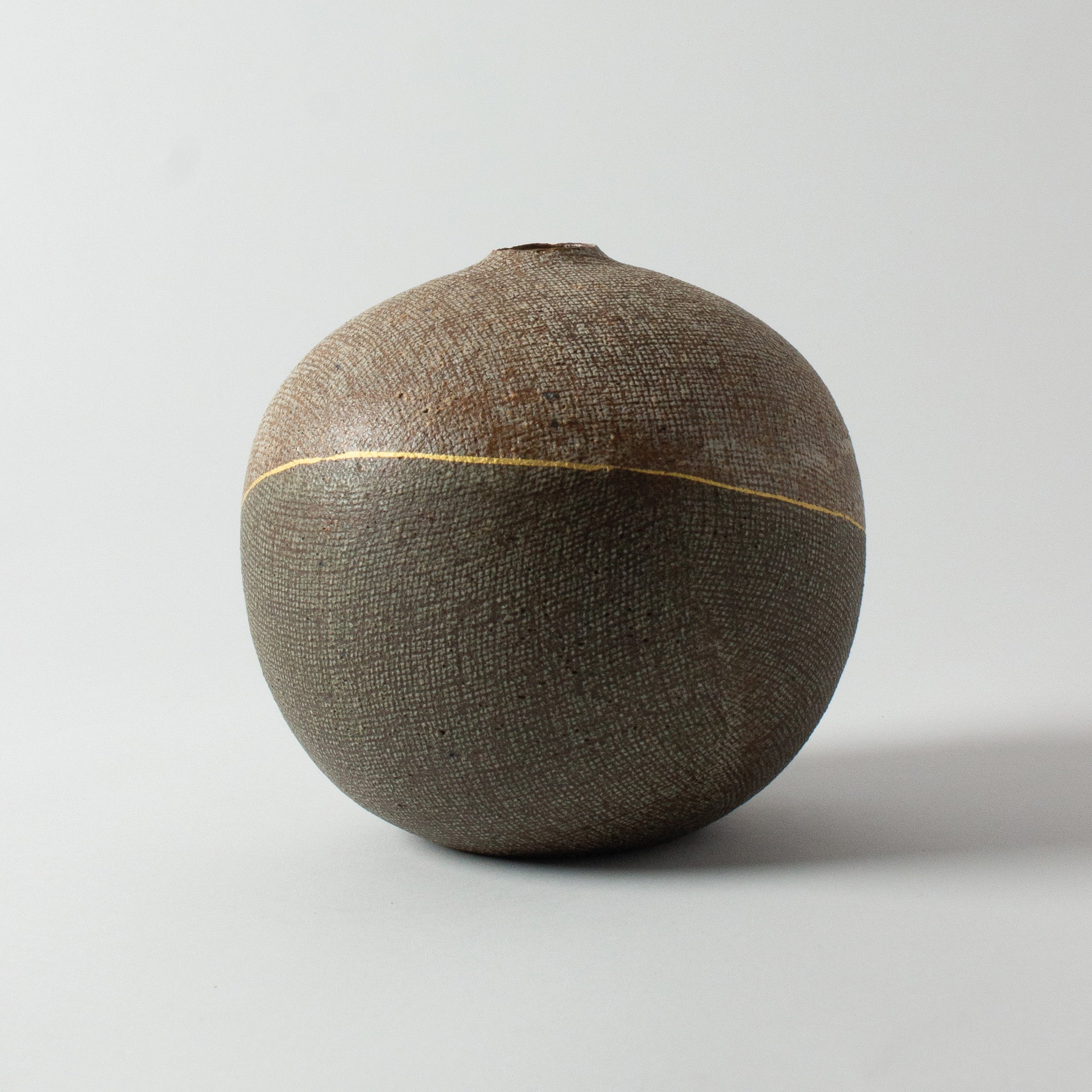 Vase camélia de Motohiko Ito