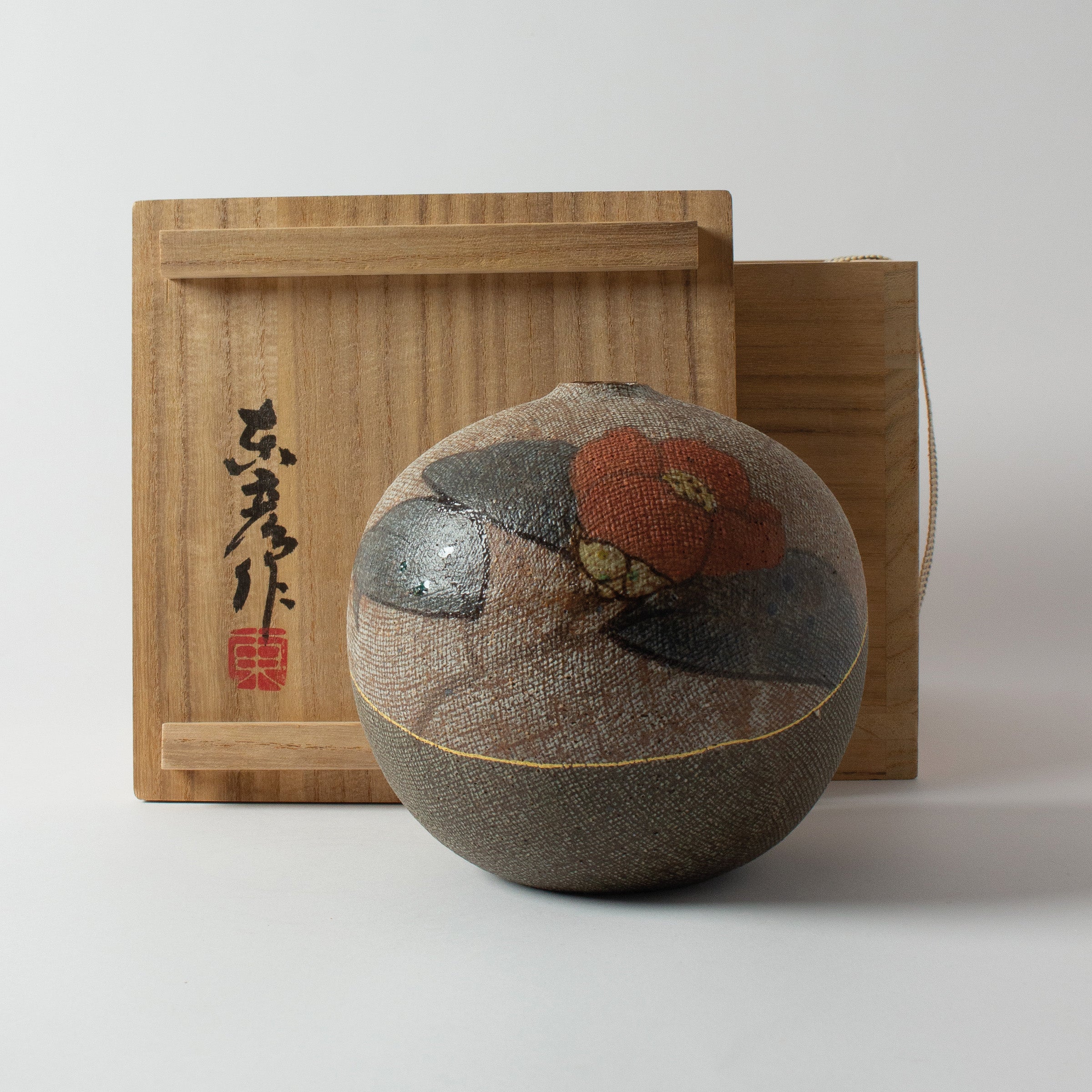 Vase camélia de Motohiko Ito
