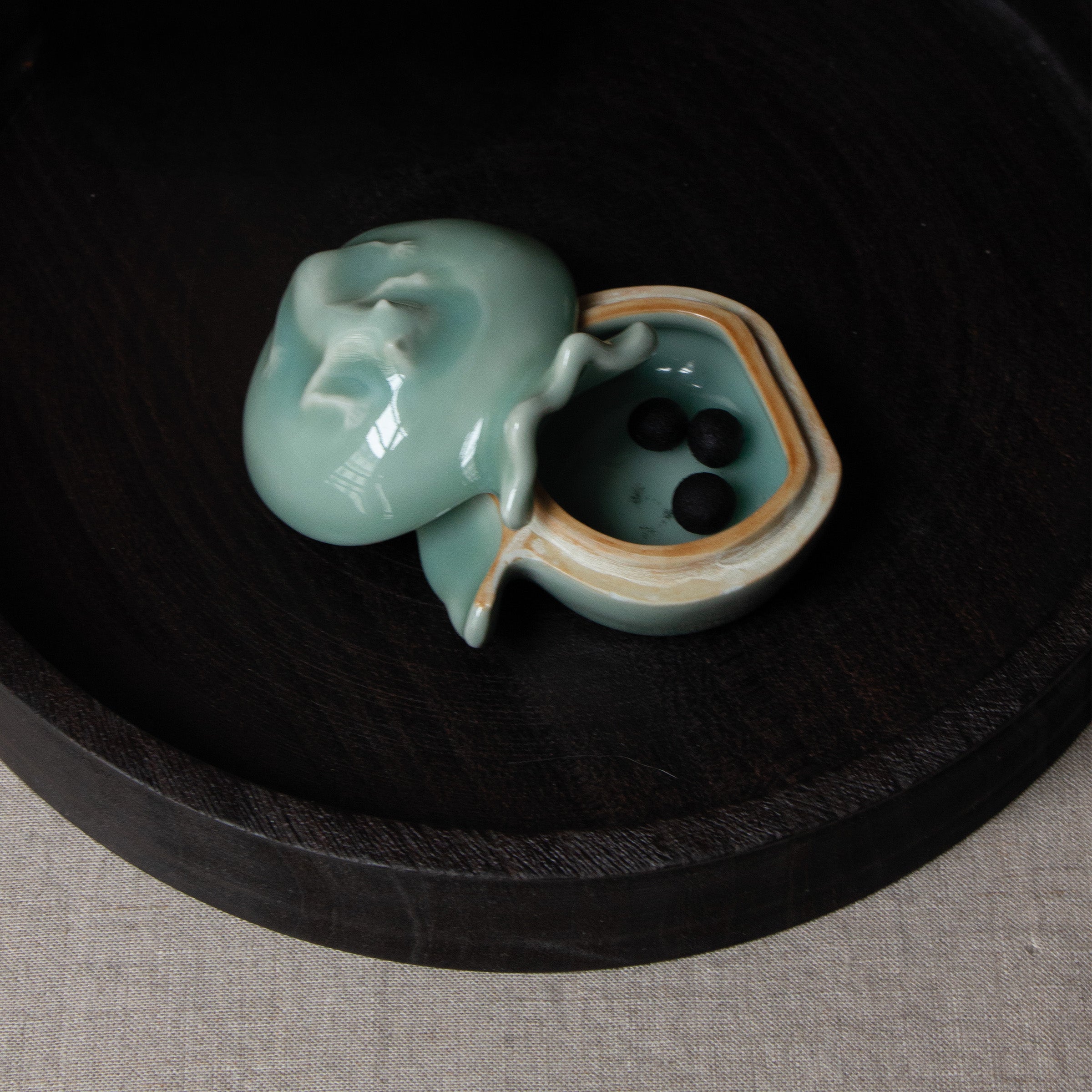 Tezuka Gyokudō ceramic kōgō and Japanese nerikō (incense balls)
