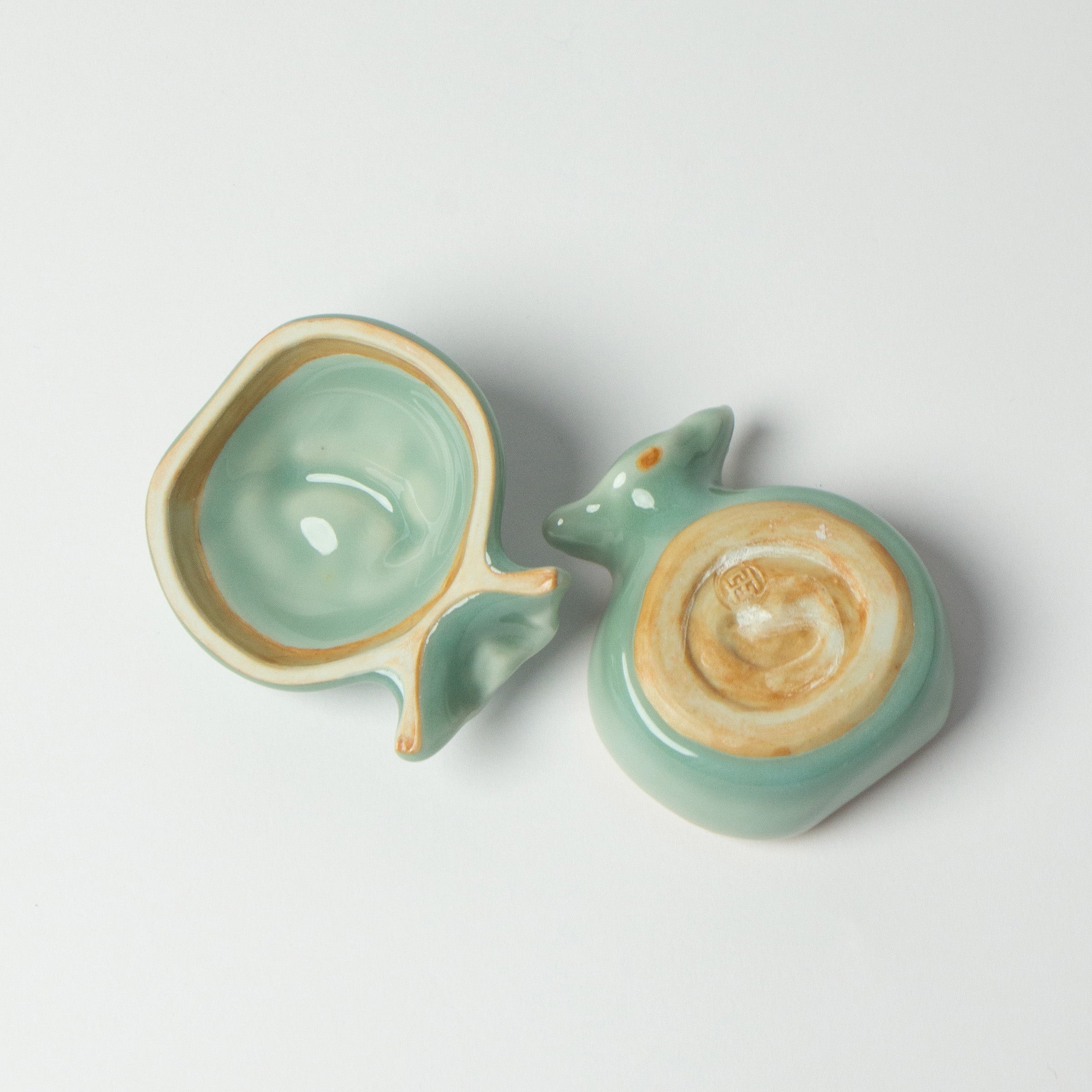 Tezuka Gyokudō ceramic kōgō and Japanese nerikō (incense balls)