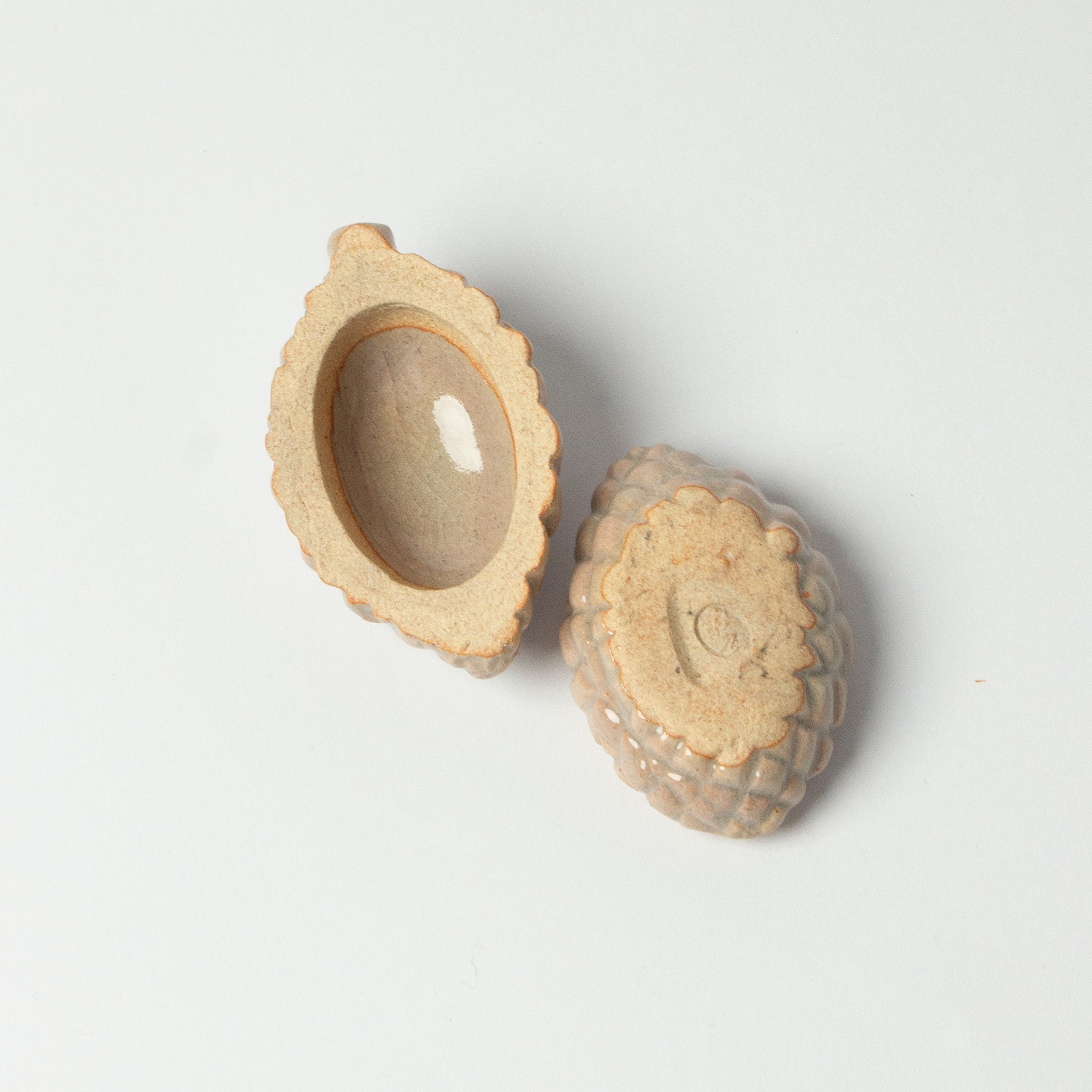 Toshiyuki Miwa's ceramic Kōgō and Japanese nerikō (incense balls)