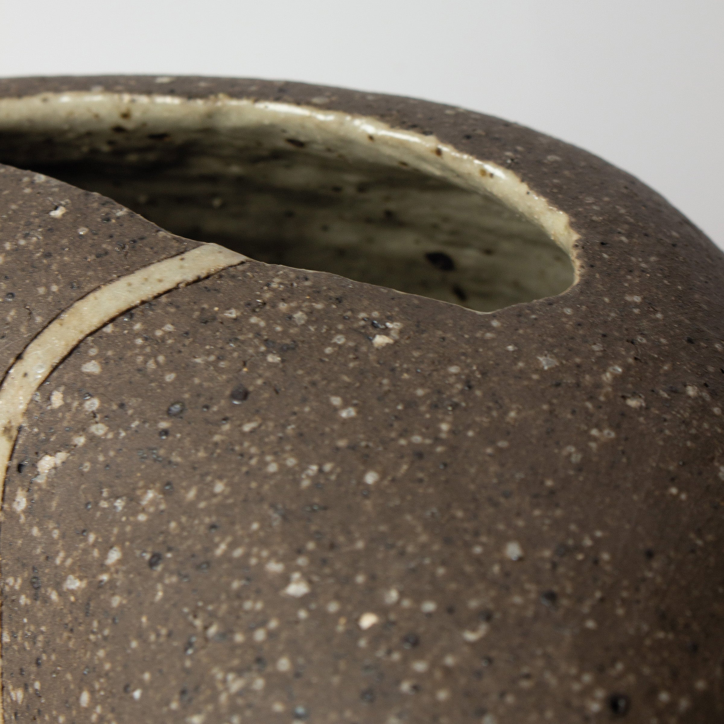 Lines vase sculpture by Kazuhiko Sato