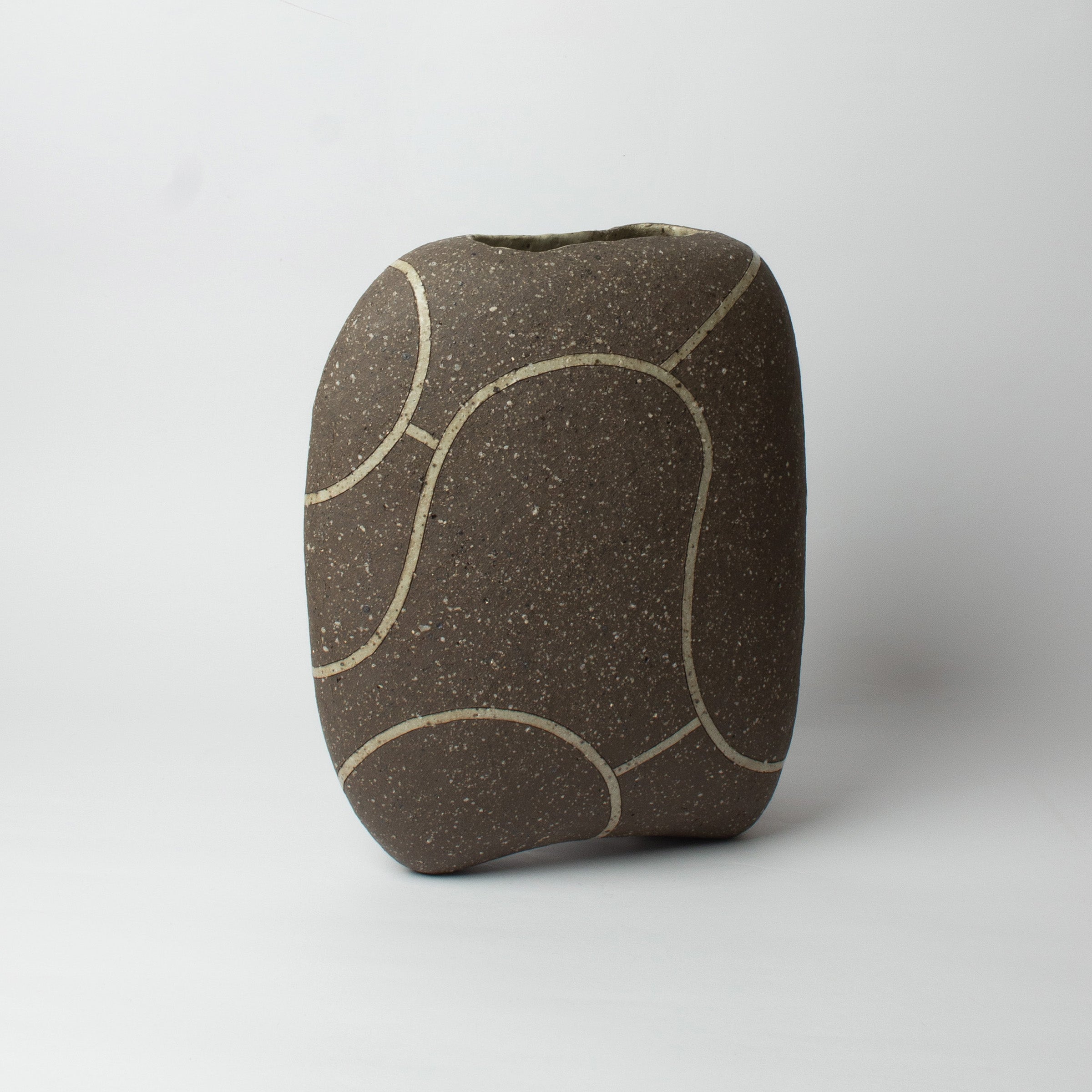 Lines vase sculpture by Kazuhiko Sato