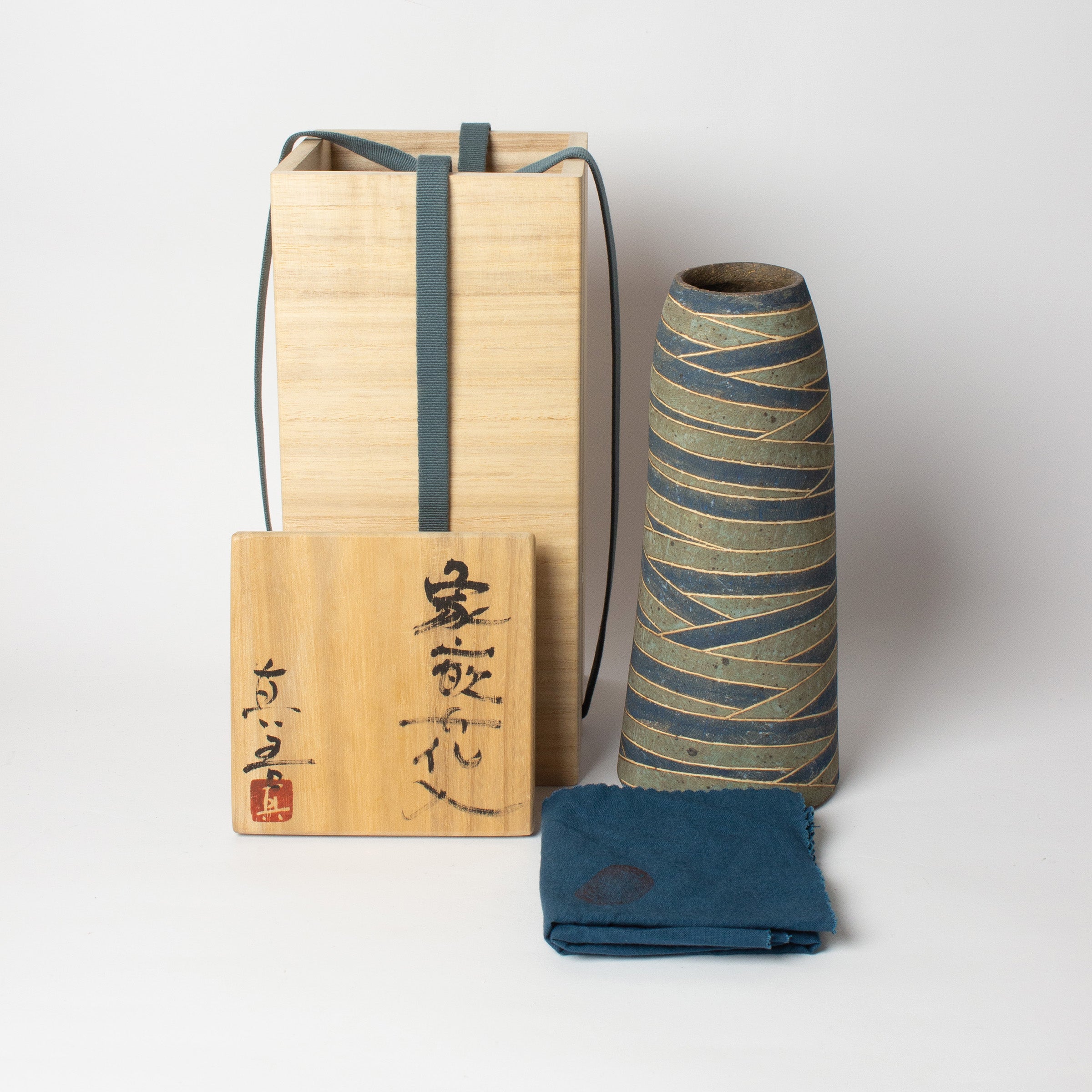 Zōgan vase-sculpture by Shingo Takeuchi