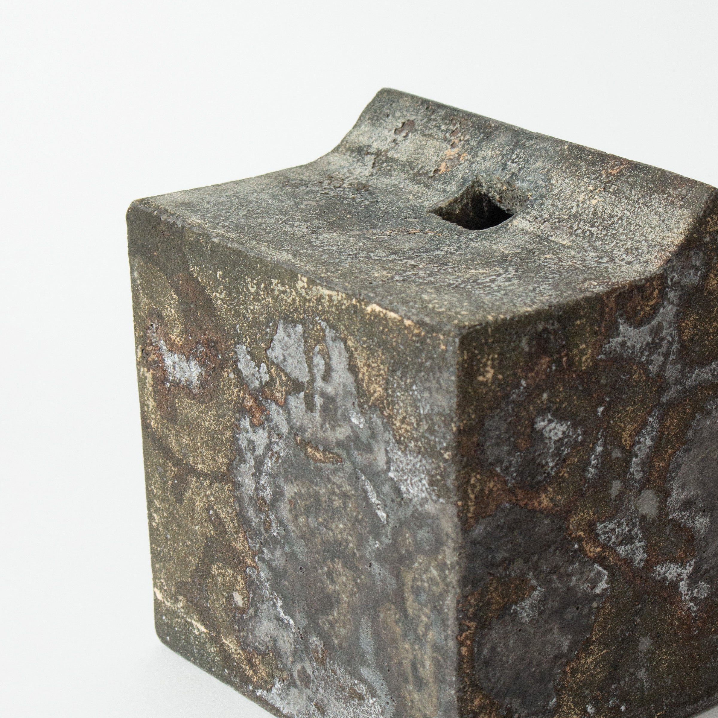 Yakishime ceramic vase by Koinuma Michio
