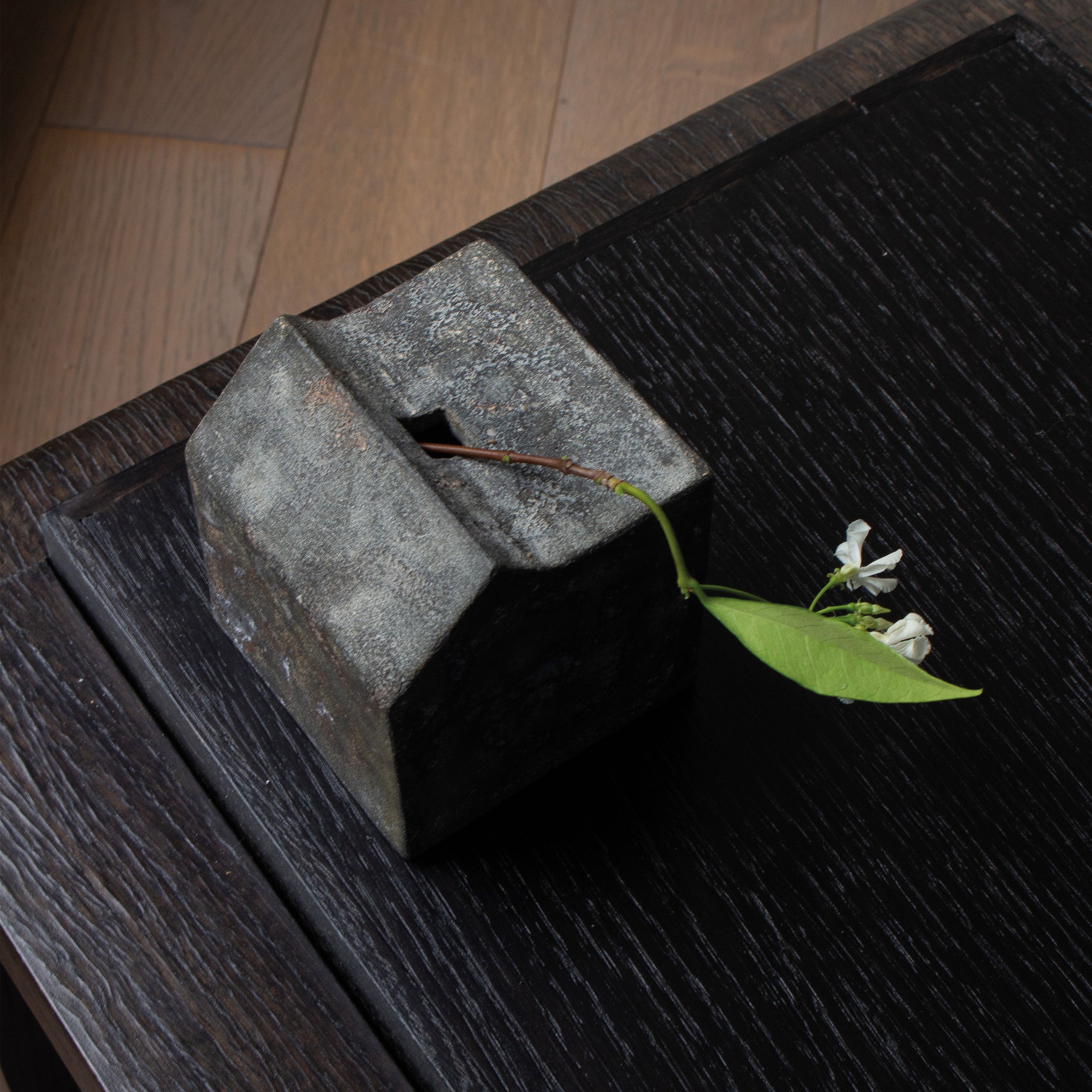 Yakishime ceramic vase by Koinuma Michio