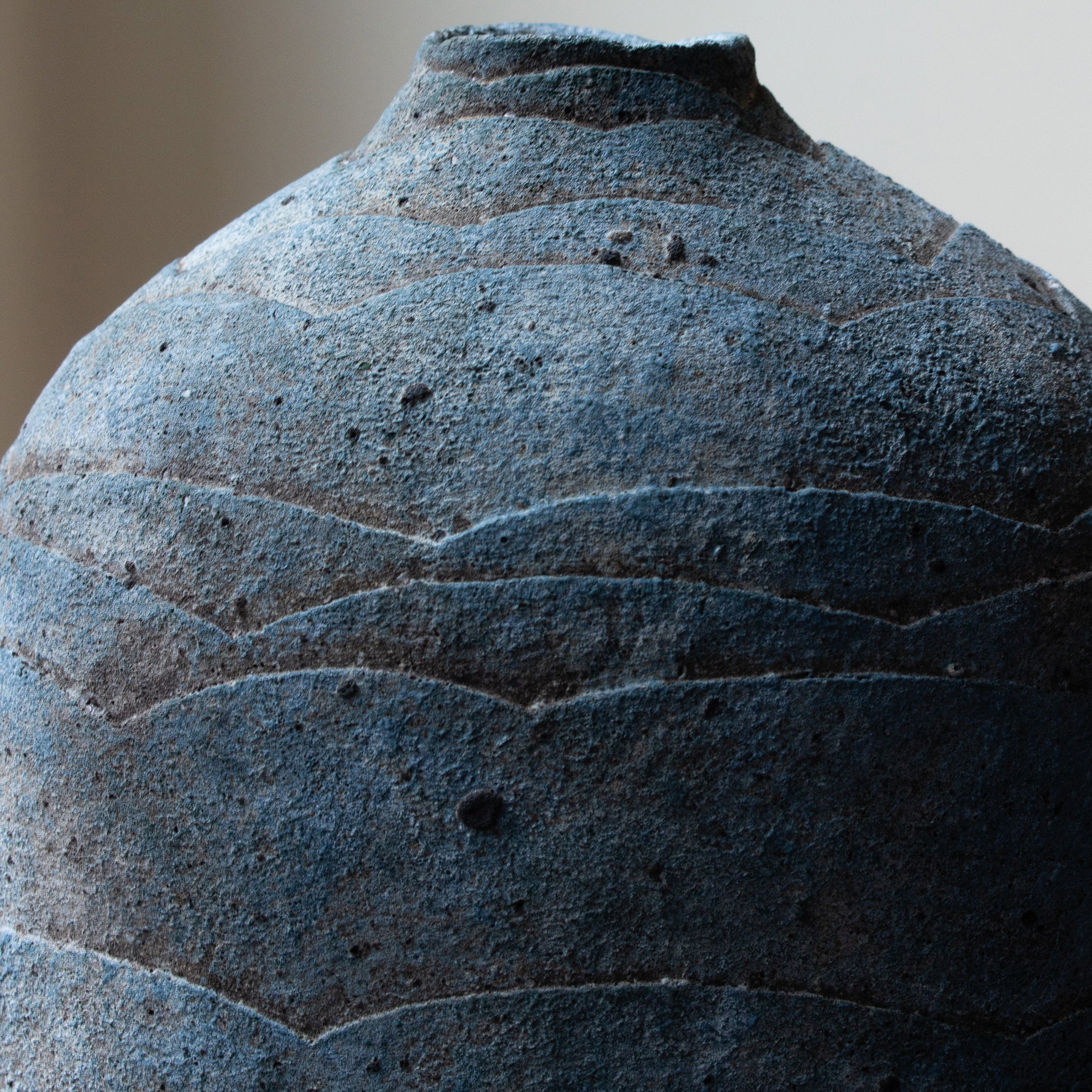 Ruri-yū vase (lapis lazuli glaze) by Kazuhiko Sato