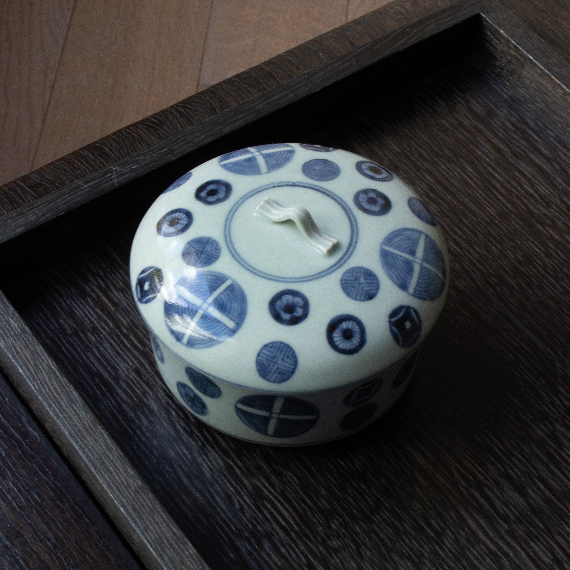 Antique Japanese cobalt blue Arita porcelain box (sometsuke)