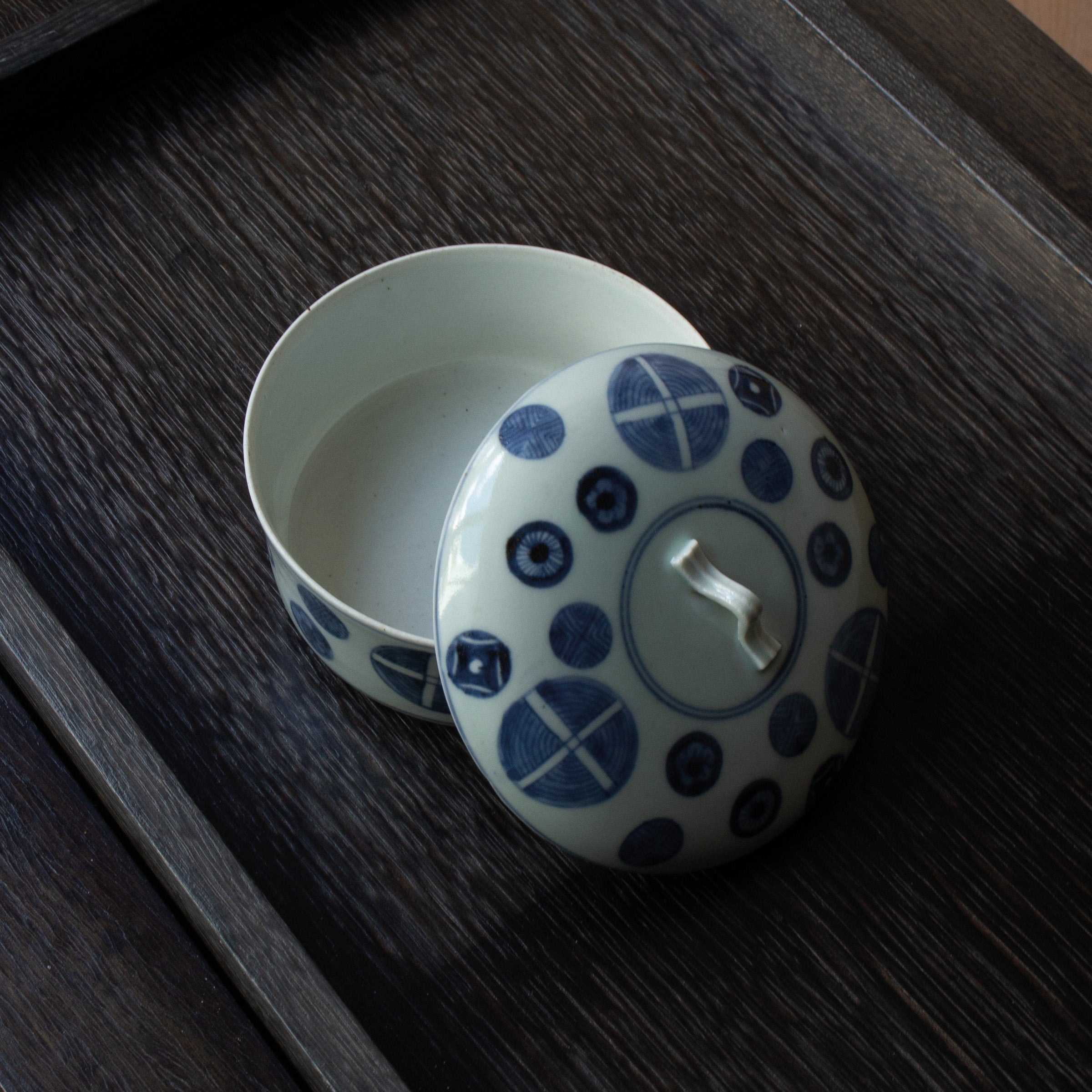 Antique Japanese cobalt blue Arita porcelain box (sometsuke)