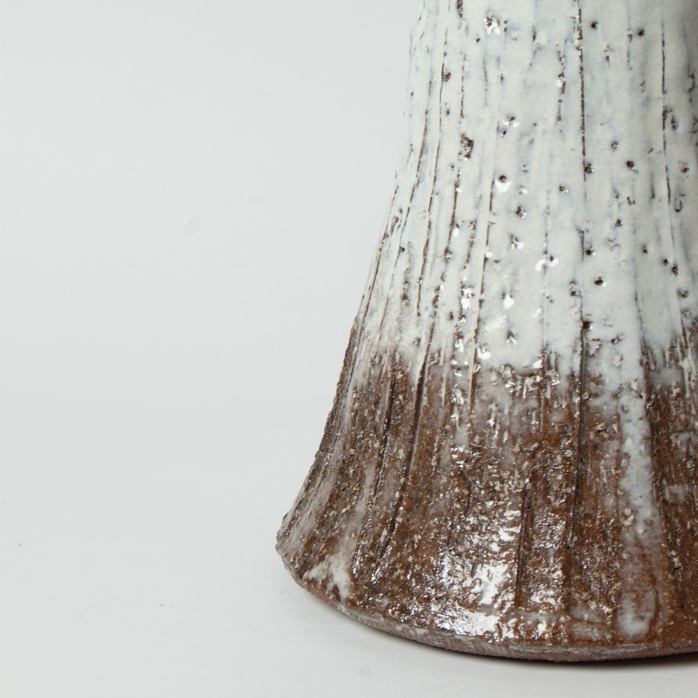 Hagi-yaki ceramic vase by Hideo Hatano