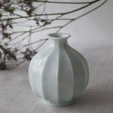 KOREAN VASE IN WHITE PORCELAIN AND CELADON GLAZE