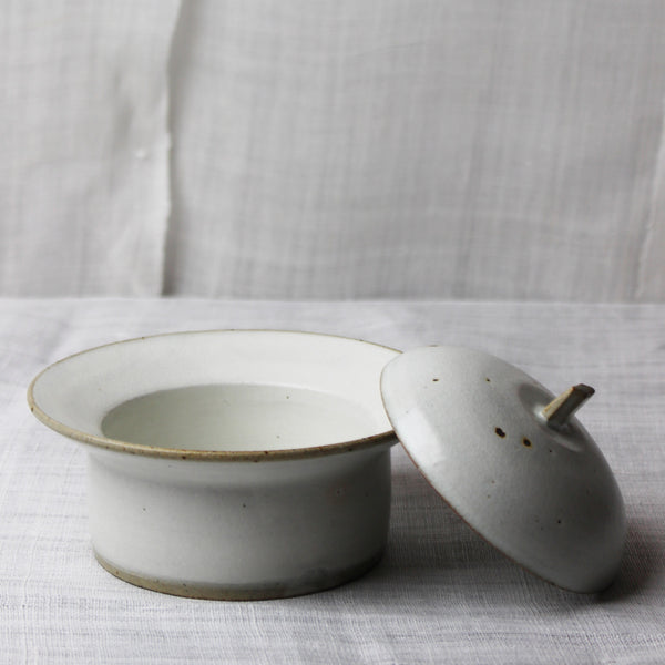Korean Buncheong ceramic box by Lee Jaewon