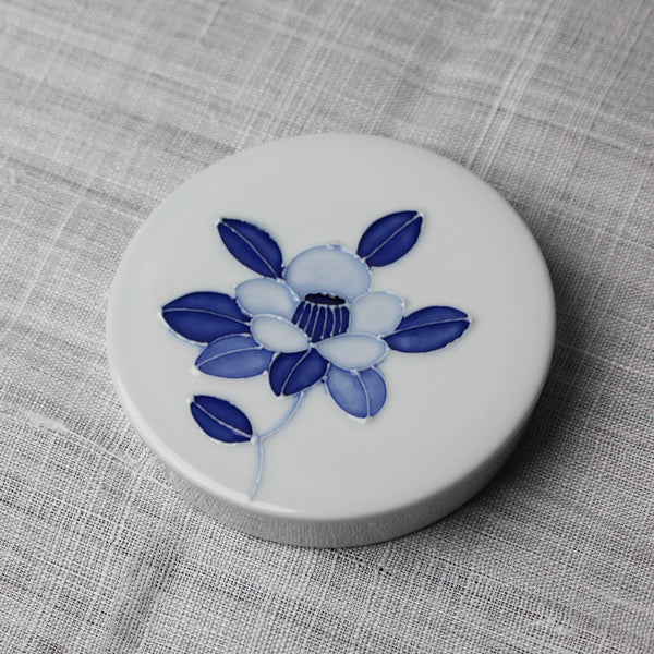 White Porcelain and Blue Camellia Mini Platter by Jeon Sang Woo