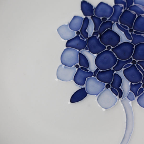 White Porcelain and Blue hydrangea Plate by Jeon Sang Woo