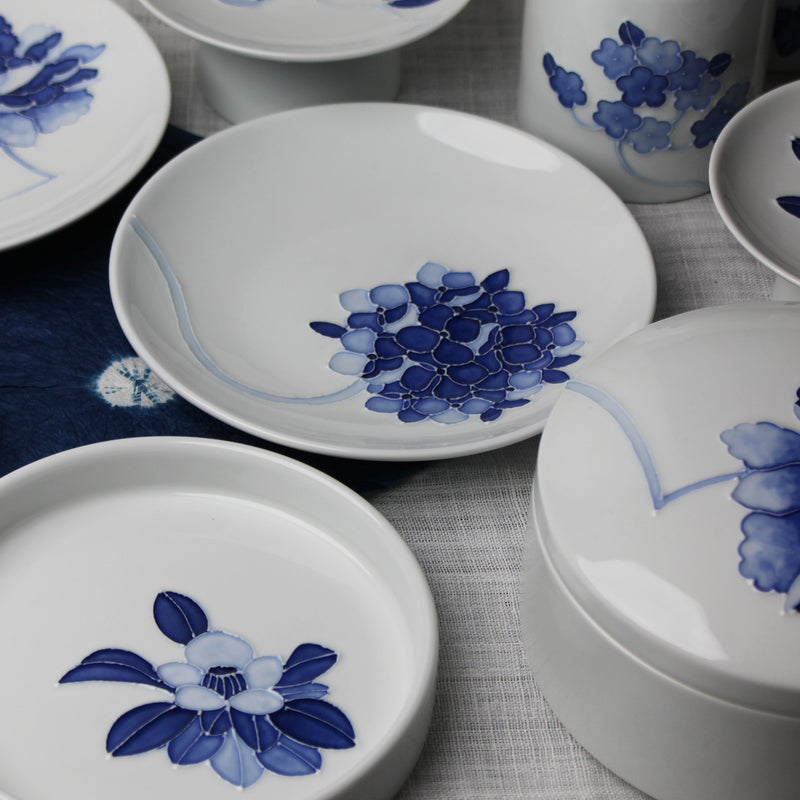 White Porcelain and Blue Chrysanthemum high rim plate by Jeon Sang Woo