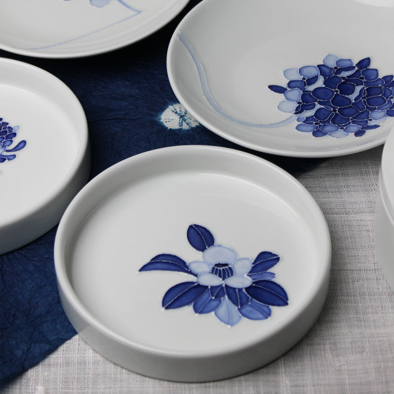 White Porcelain and Blue Camellia high rim plate by Jeon Sang Woo