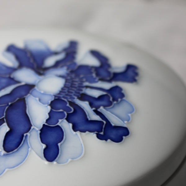 Round White Porcelain and Blue Peony Box by Jeon Sang Woo
