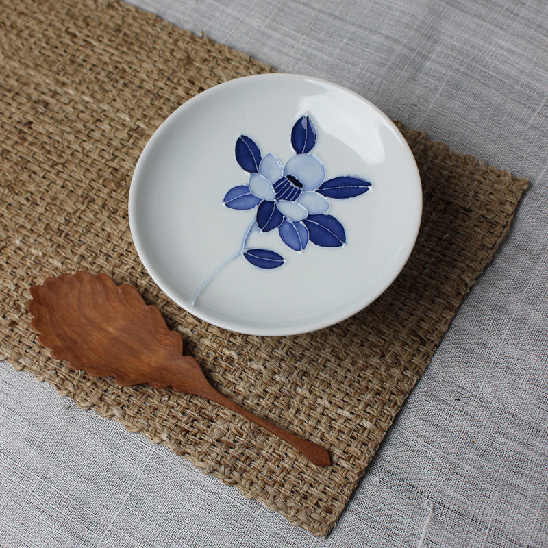 White Porcelain and Blue Camellia high rim plate by Jeon Sang Woo