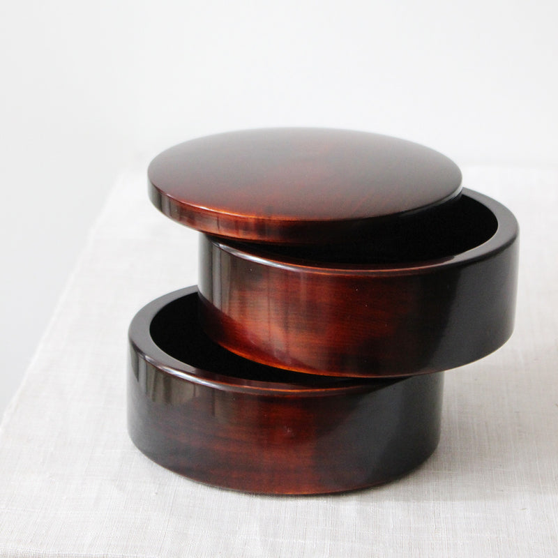 Boîte en laque urushi japonaise