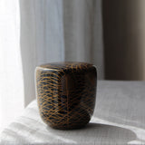 Natsume (boîte à thé) en laque urushi japonaise et maki-e, motif Akikusa (herbes d'automne) et Tsugi (lune)