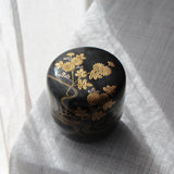 Natsume (tea box) Japanese urushi lacquer and maki-e, floral pattern