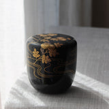 Natsume (tea box) Japanese urushi lacquer and maki-e, floral pattern