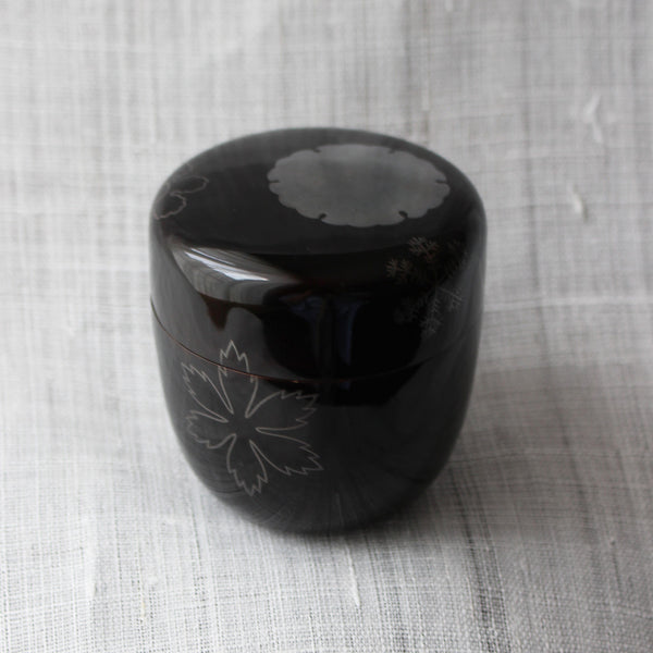 Natsume (boîte à thé) laque urushi japonaise et maki-e argent, motif Yuki (neige)
