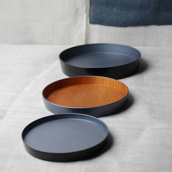 Set of 3 Japanese wooden plates, black urushi lacquer and metallic blue pigment