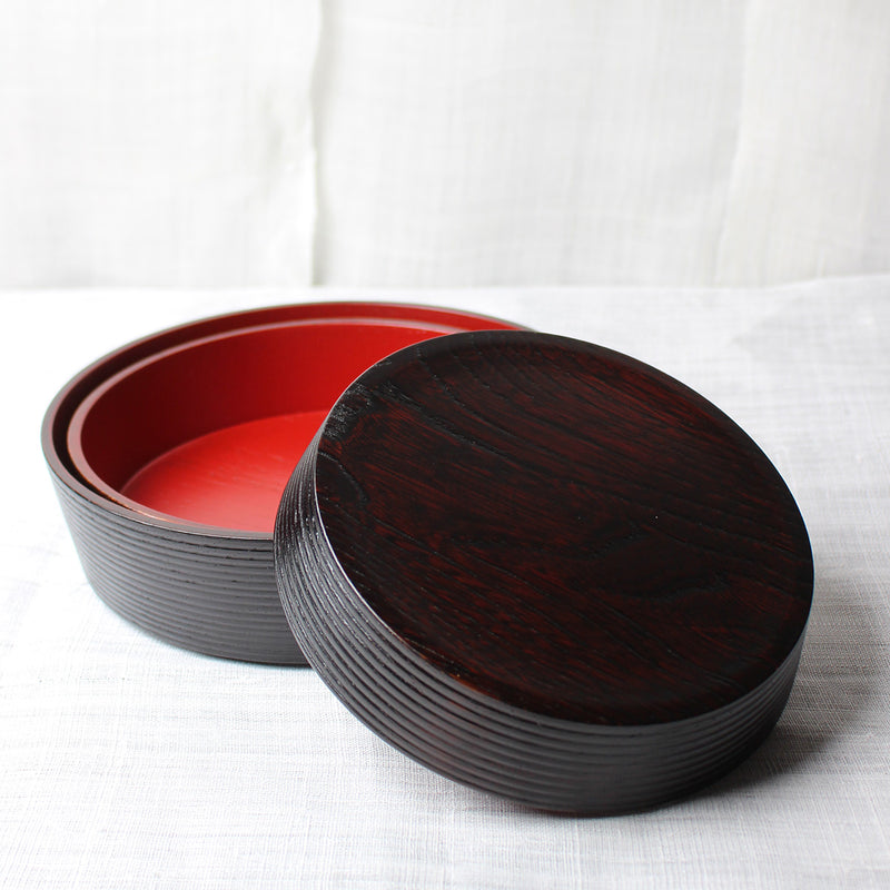 Set of 3 Japanese wooden plates, black and red urushi lacquer