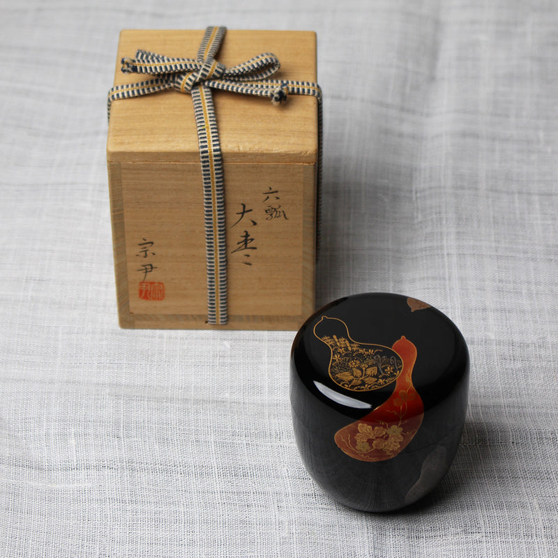 Natsume (boîte à thé) en laque urushi japonaise et maki-e, motif Hisago (coloquinte)