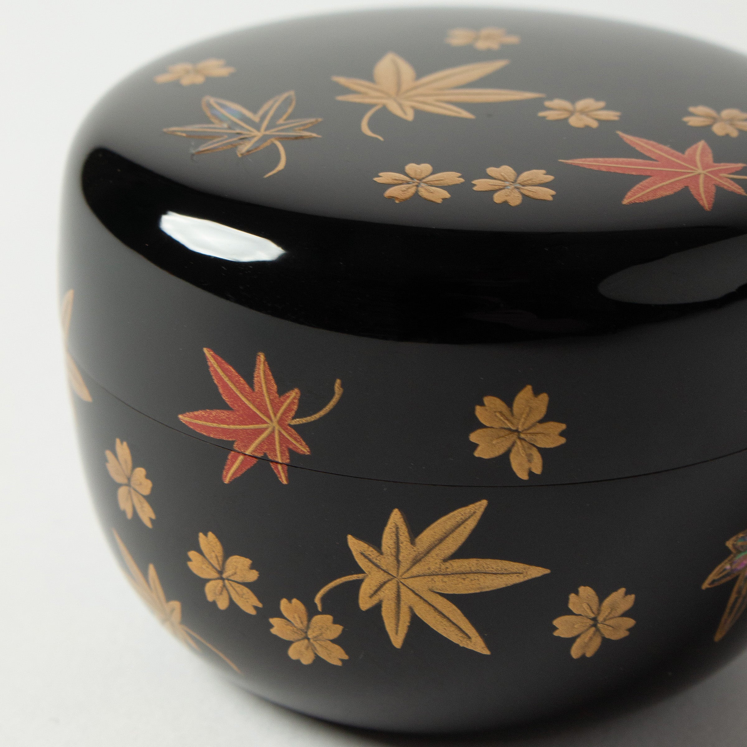 Lacquer and gold Natsume (tea caddy), Shunju (spring and autumn) motif by Sōetsu Nakamura