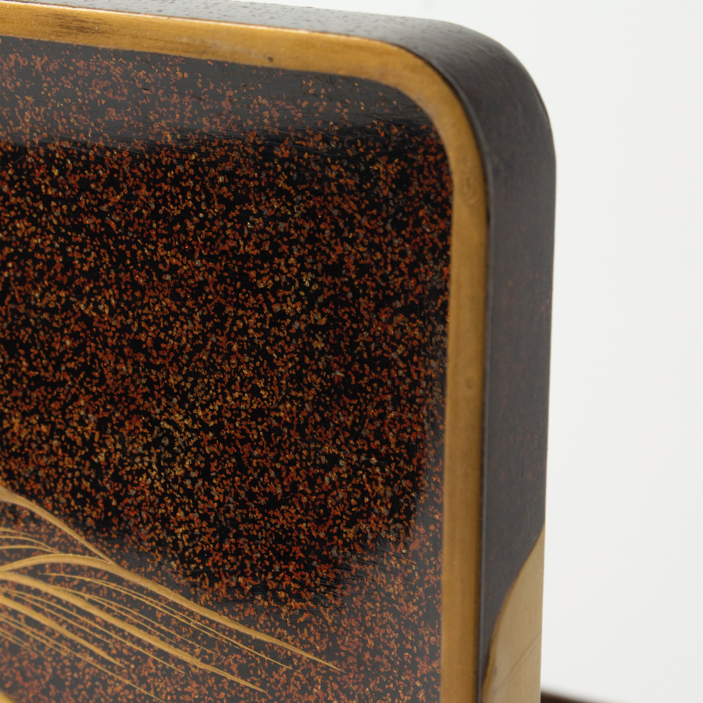 Suzuribako Rimpa school, urushi lacquer, camellias in maki-e gold powder and mother-of-pearl