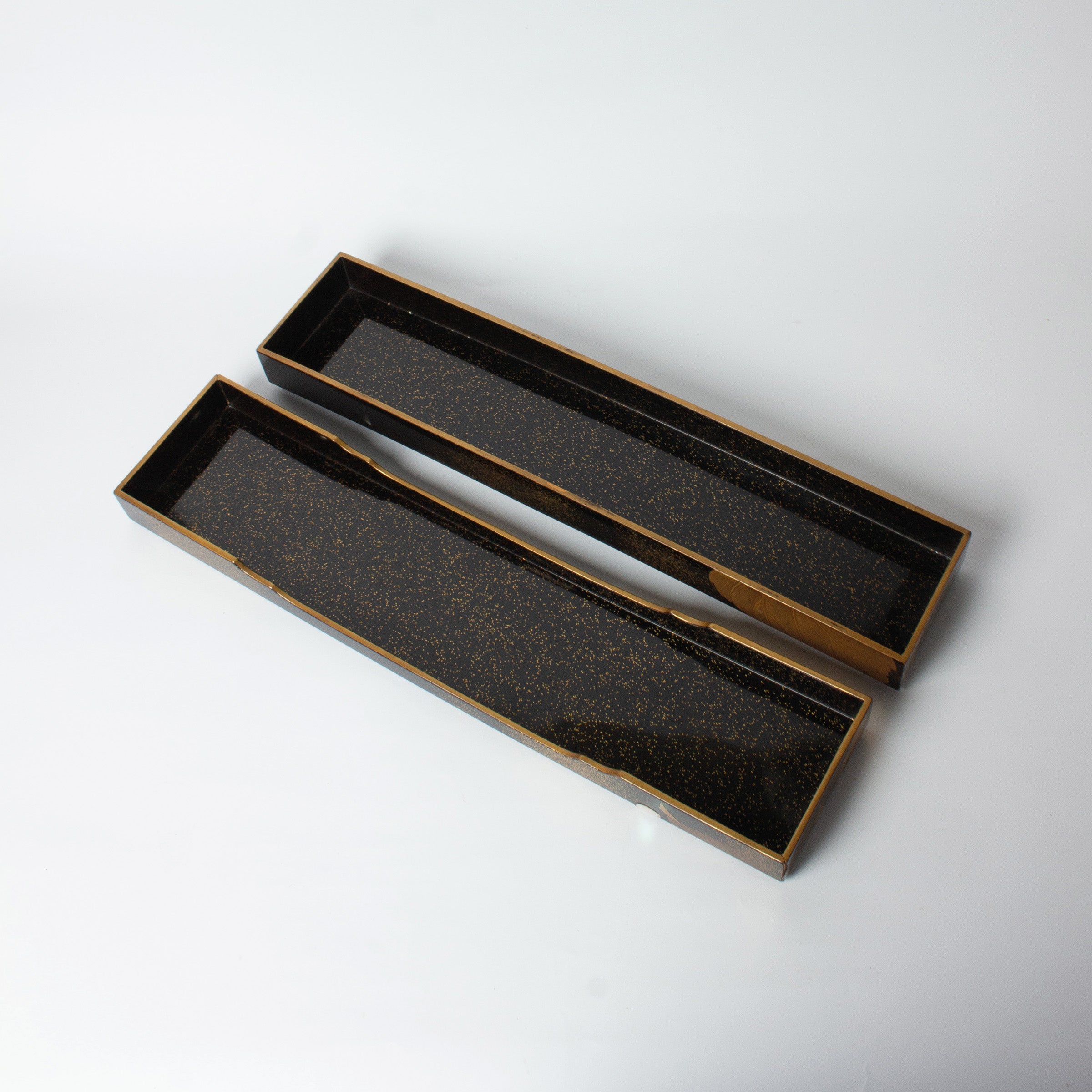 Poem box (tanzakubako) in lacquer, embossed gold powder and mother-of-pearl, Rimpa school