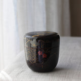 Natsume (boîte à thé) japonais en laque urushi et maki-e, motif Fleurs Sauvages